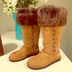 Brand new uggs (never worn) size 7